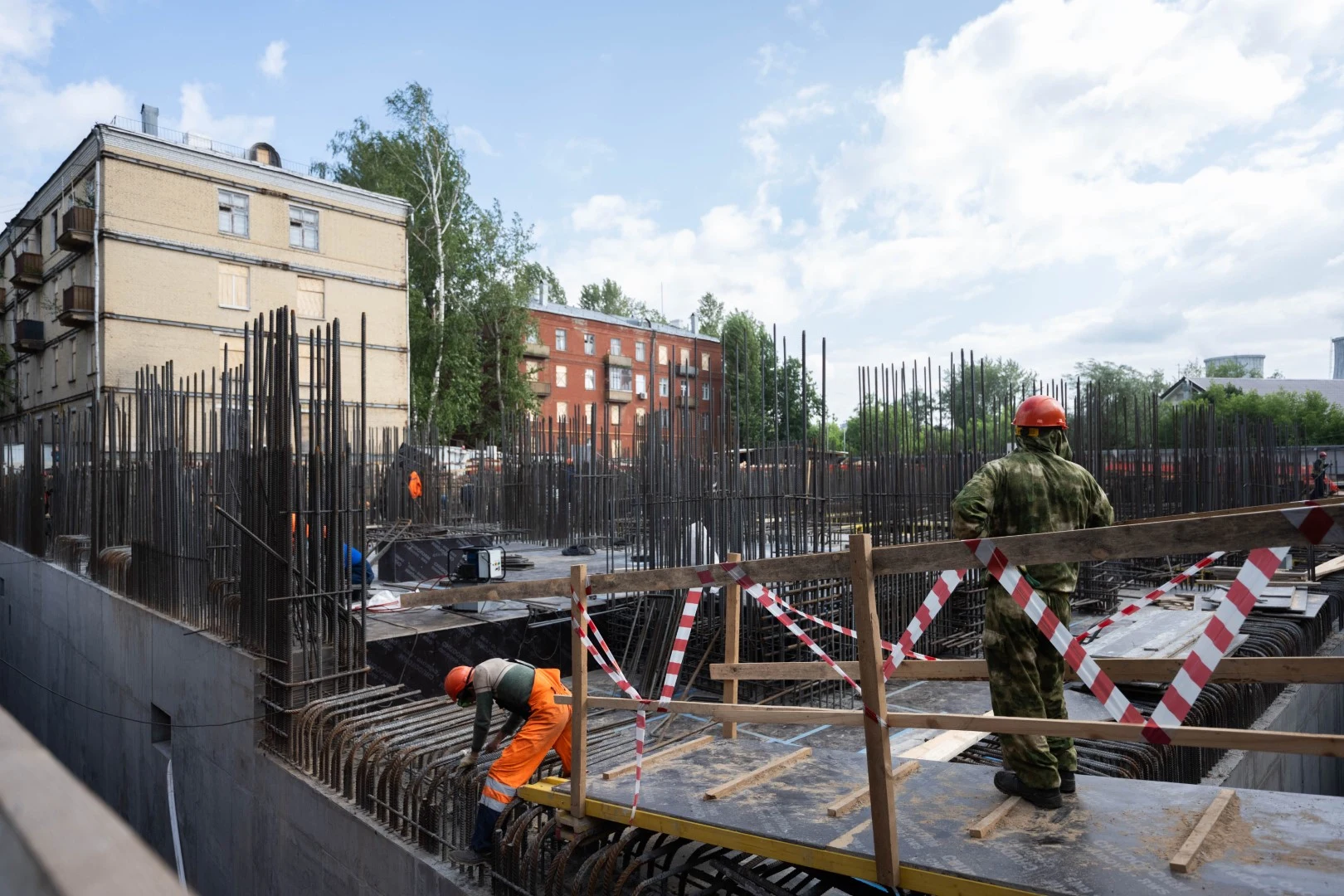 Файв Тауэрс — июнь 2024, кадр 2